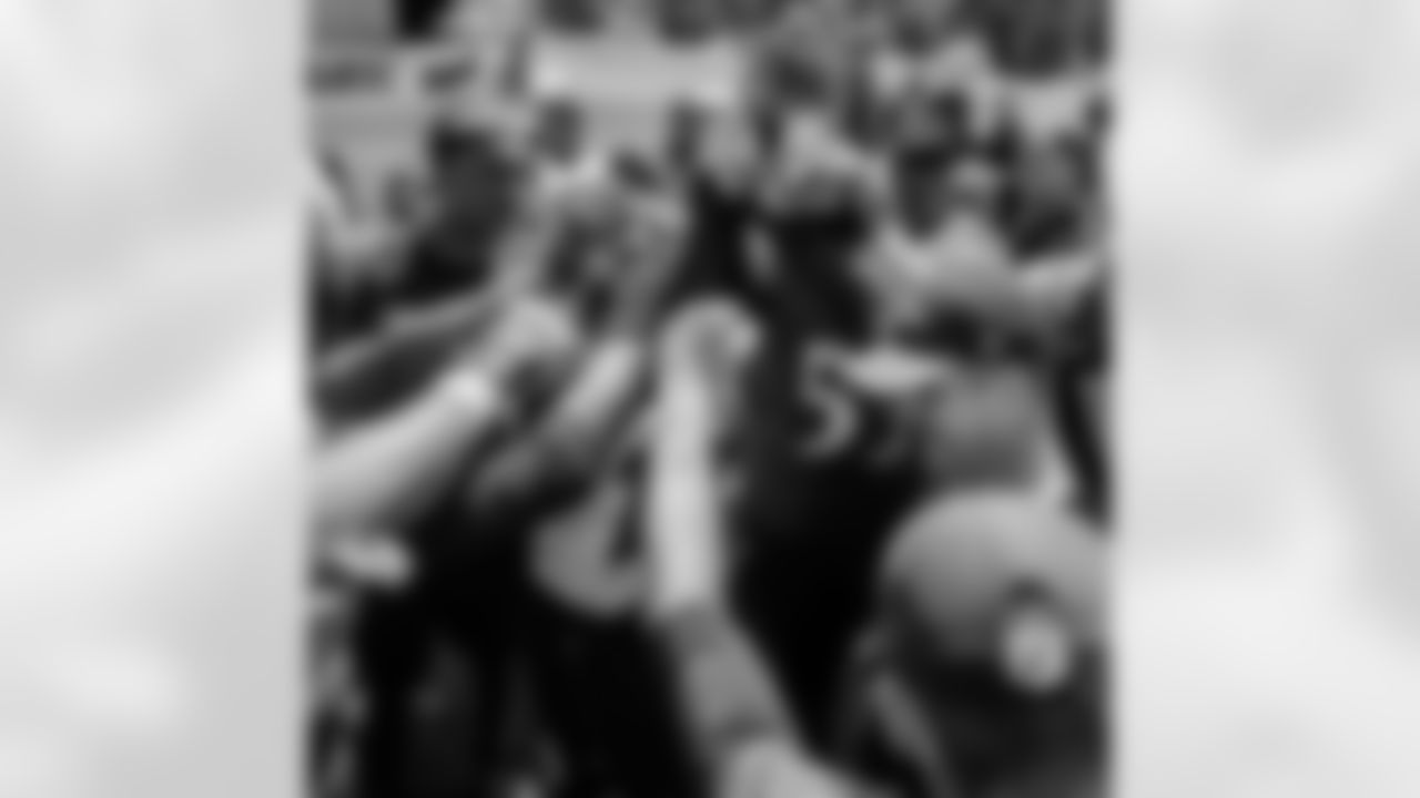 eric.weddle [Eric Weddle]: Team. #ravensflock