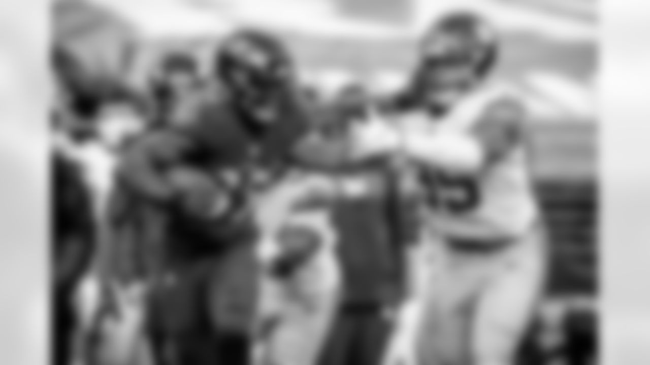 RB Gus Edwards