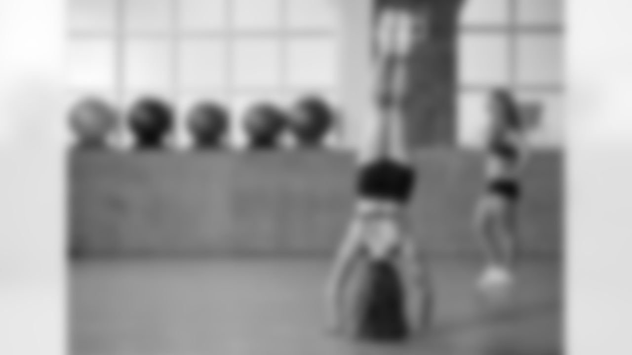 On Sunday, March 4, 2012, 2012 Cheerleader Tryouts continued at the Merritt Athletic Club.