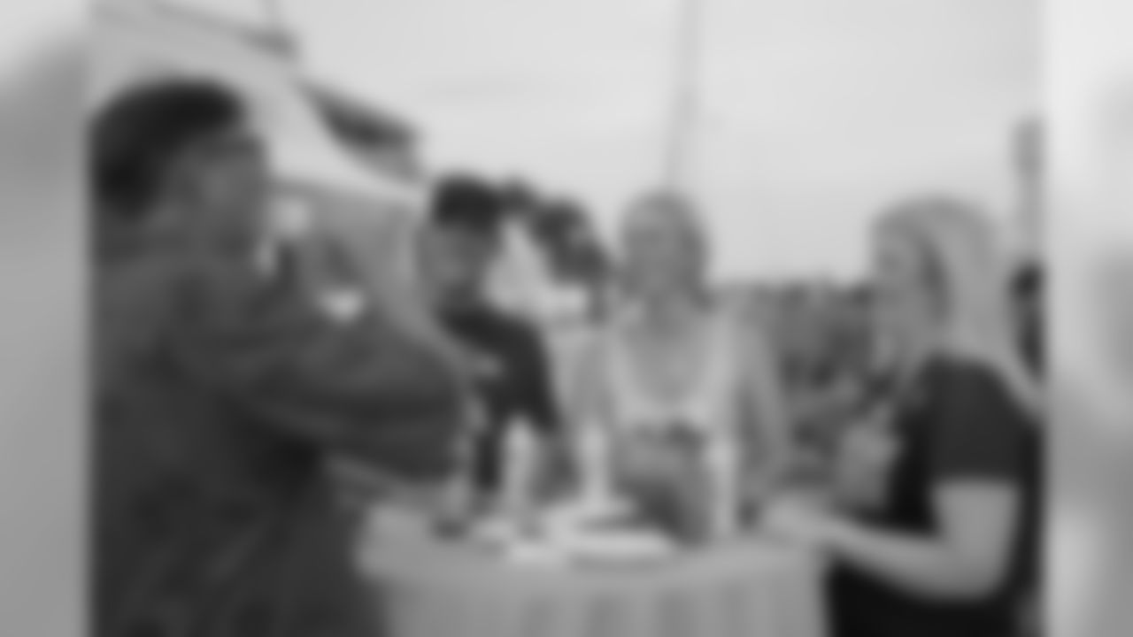 090819HappyHourMiami830