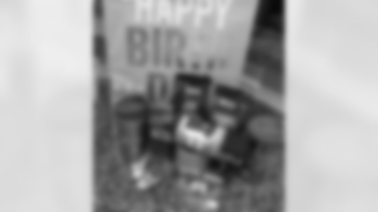 crockettgillmore[Crockett Gillmore]: Thank you @dunkindonuts for the birthday wishes and gifts! #meetandtweet #dunkindonuts