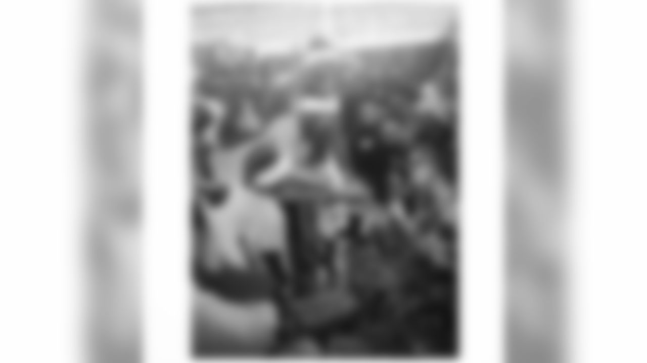 torreysmithwr[Torrey Smith]:There is nothing like seeing someone smile during the holiday season! Blessed!