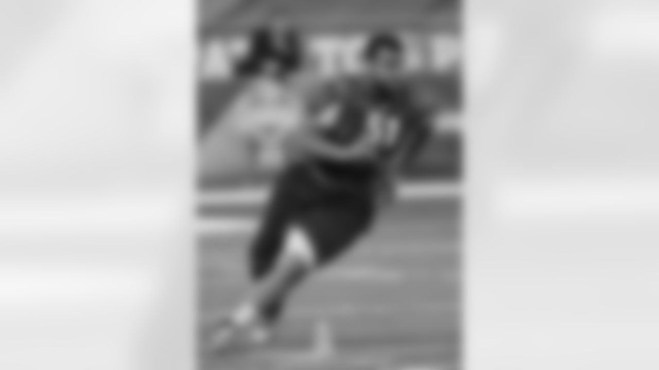 Larry Warford participates in individual drills at the 2013 NFL Scouting Combine.