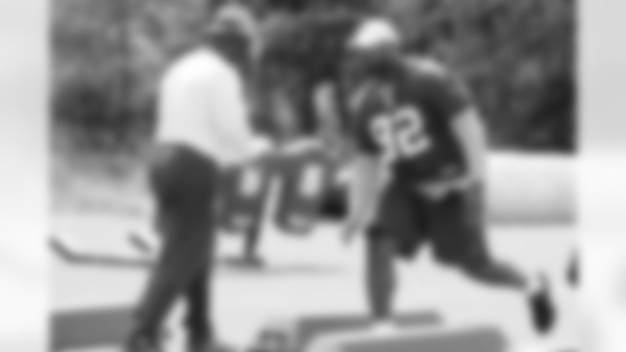 Albert Haynesworth doing drills with Jacob Burney (AP Photo)