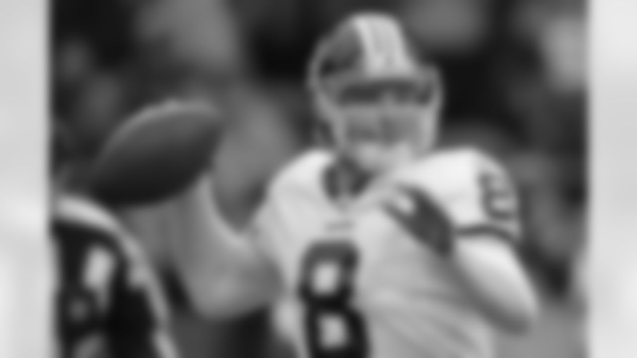 Rex Grossman completed 12-of-13 passes for 138 yards in the first quarter.