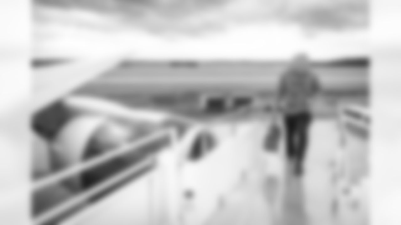 12032022 Week 13 IAD Arrivals EF0053