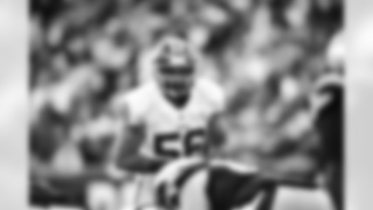 LB Riley Perry Jr.