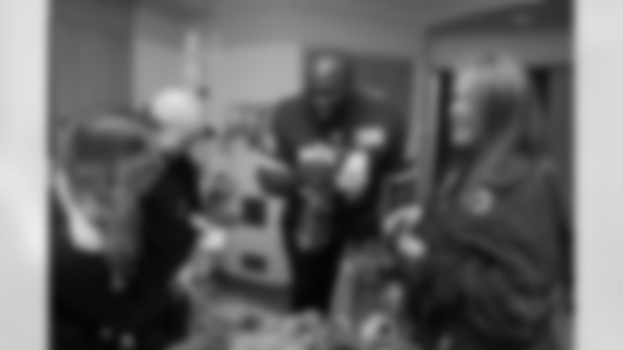 washington_redskins_inova_children_hospital_visit_027