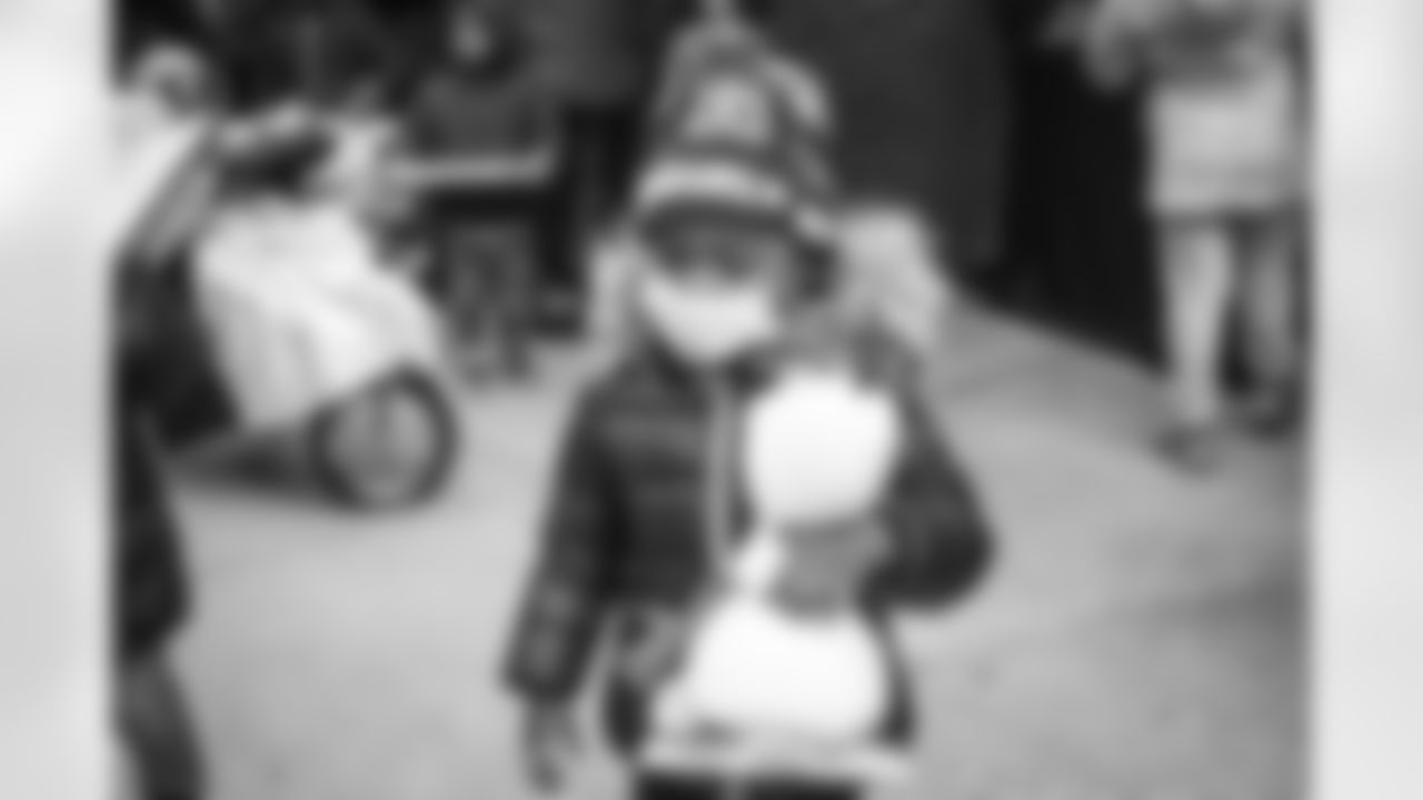 12172022 Toy Giveaway21500