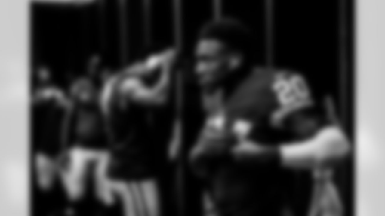 081818-Faces-079