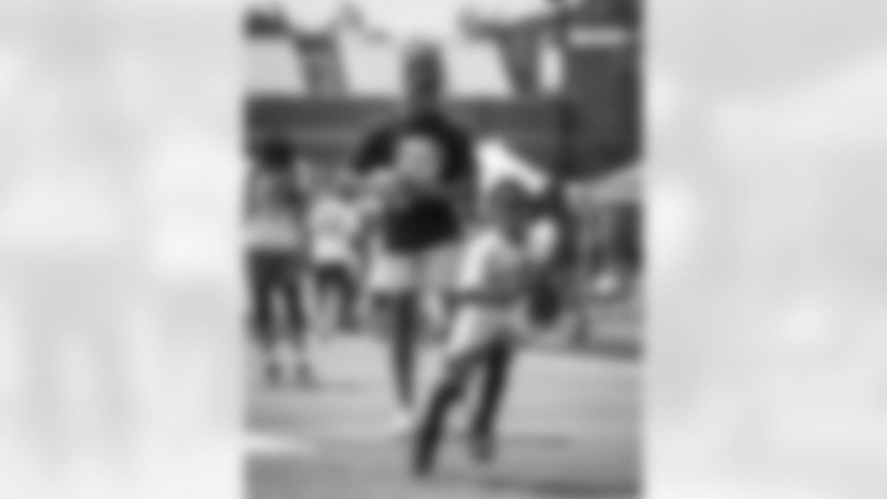 Terry McLaurin Football Camp Gallery33573