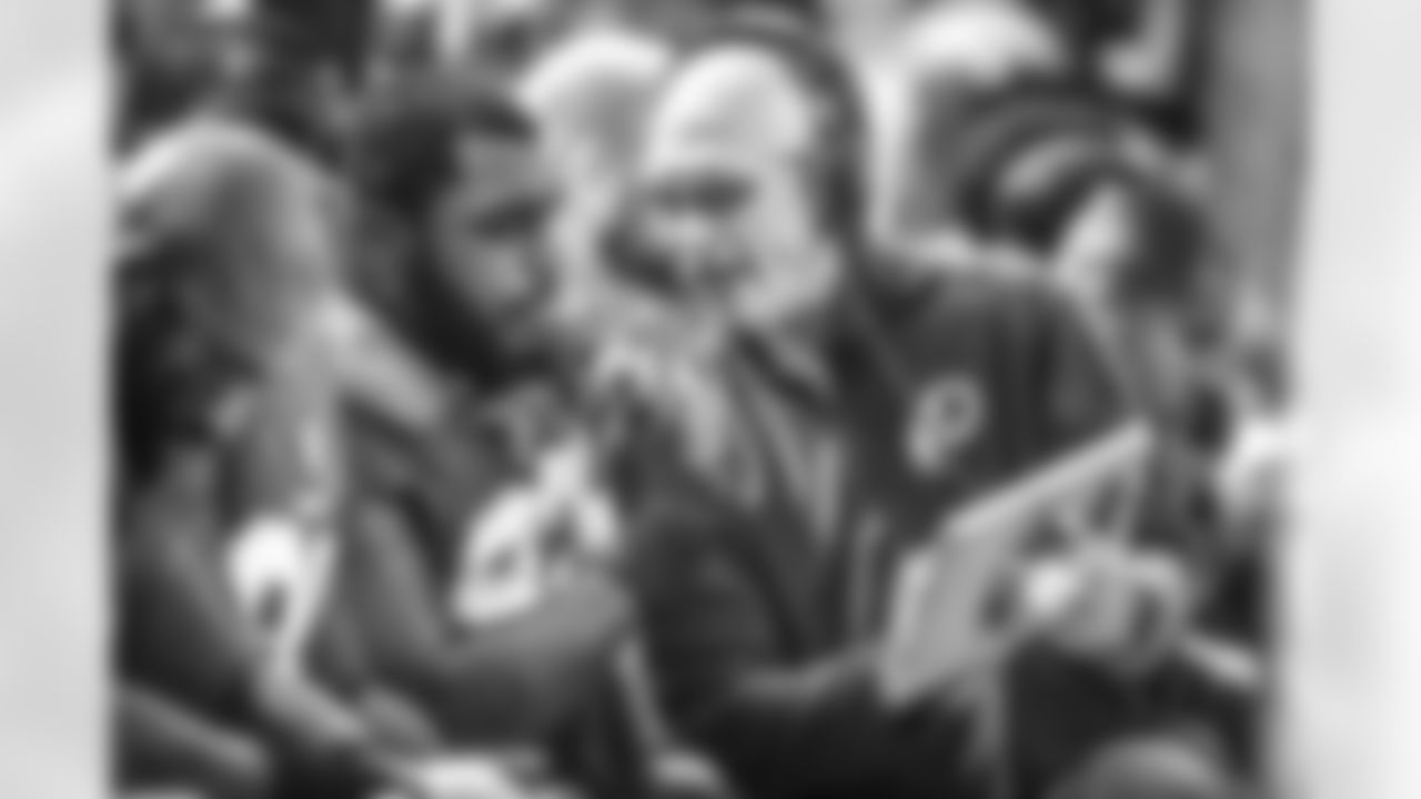 DL Coach Robb Akey