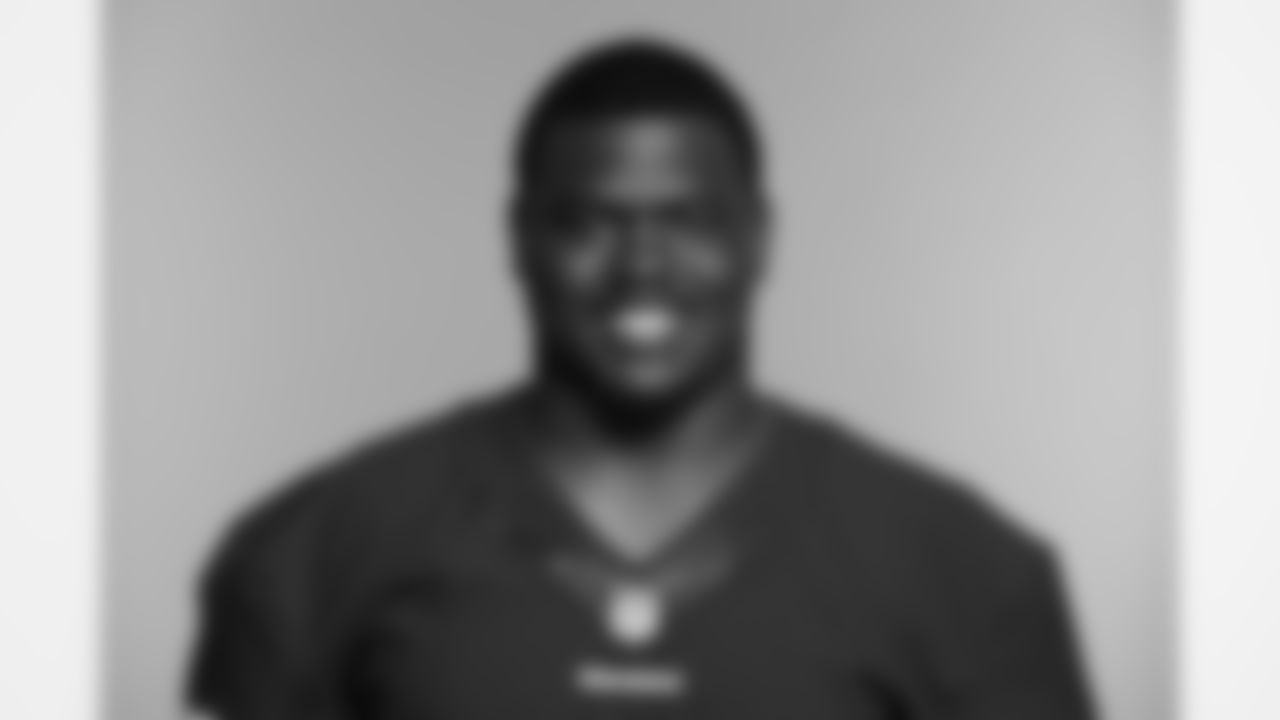 LB Mike Wakefield