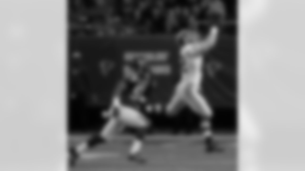 Washington Redskins tight end Logan Paulsen makes an over the shoulder catch, beating a Falcons linebacker on Sunday, Dec. 15, 2013, in Atlanta.