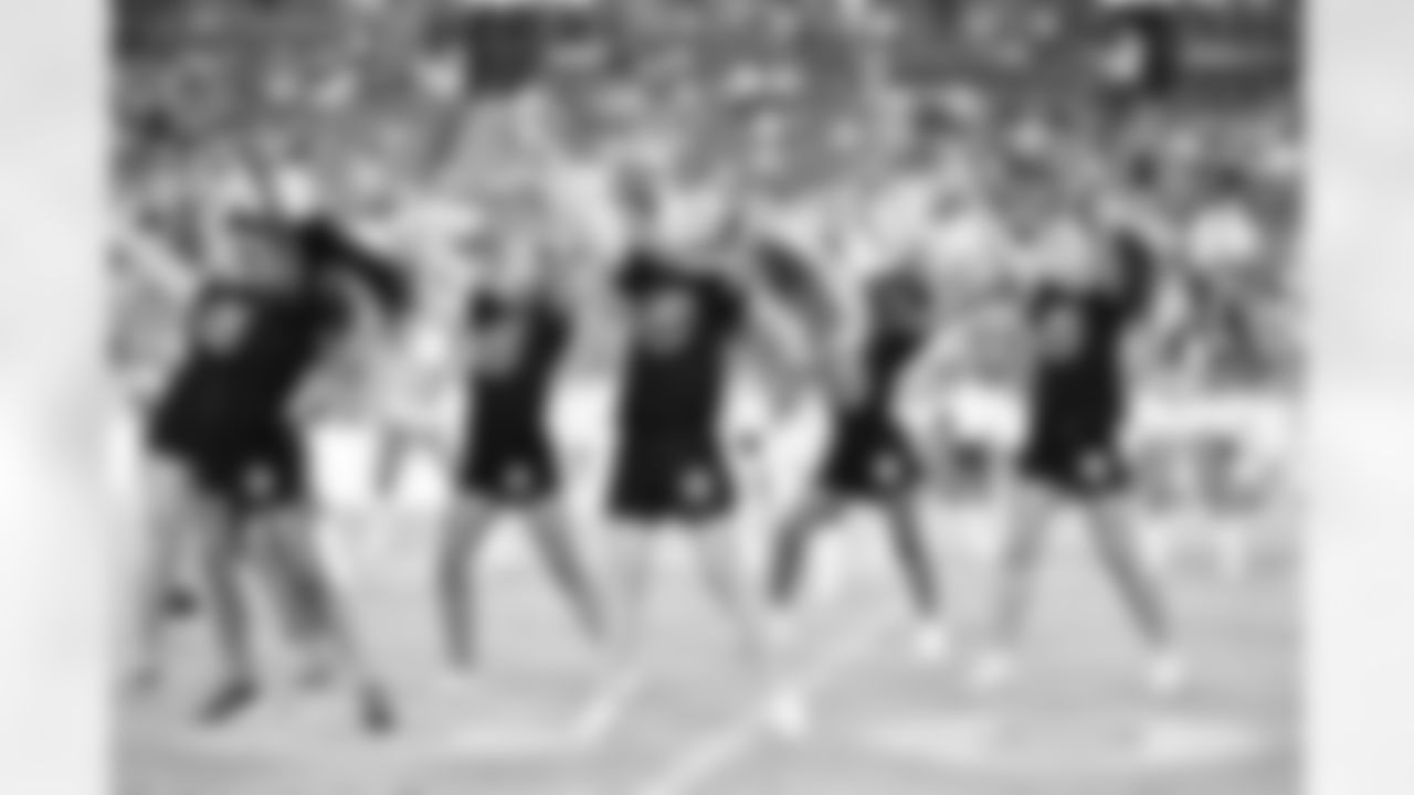 082616_BUFvsWASCheerCamp605