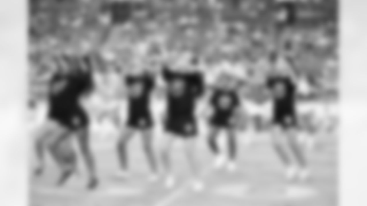 082616_BUFvsWASCheerCamp604