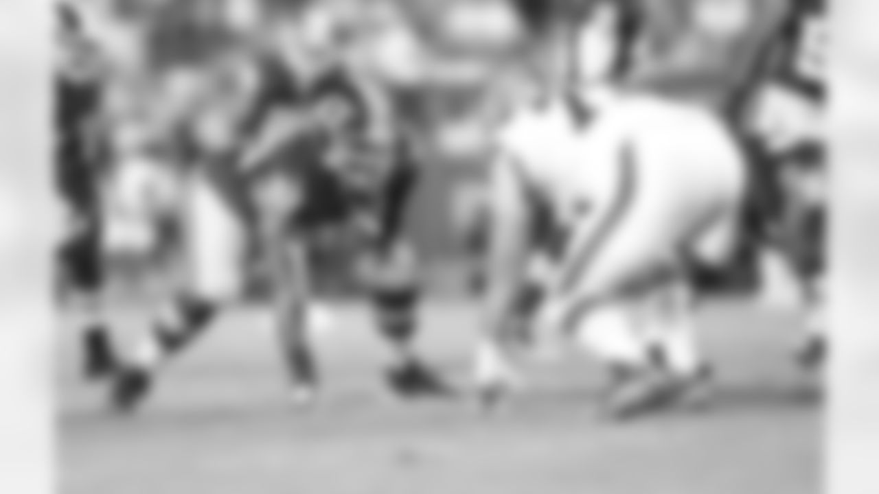 Defensive End Chris Baker
