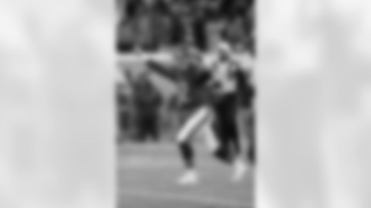 QB Matt Barkley