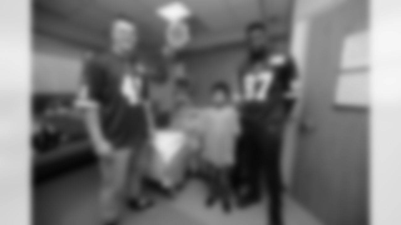 washington_redskins_inova_children_hospital_visit_012