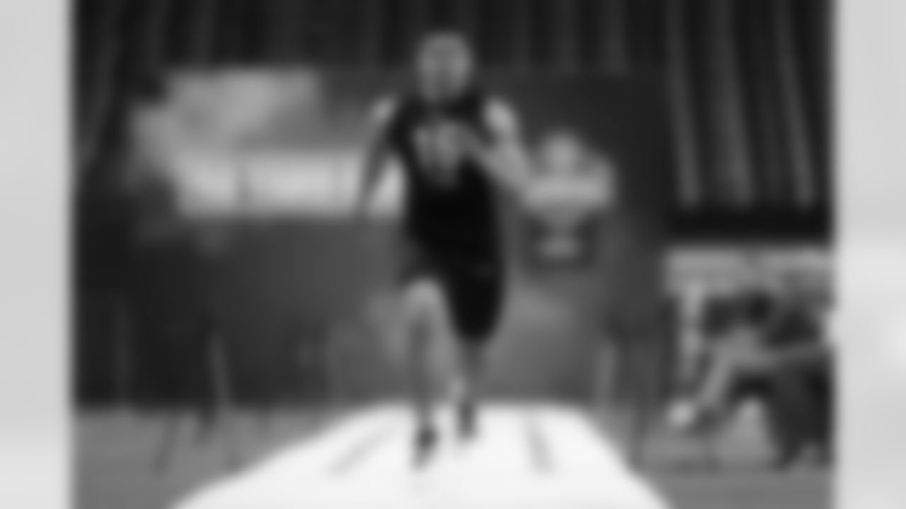 Portland St. tight end Charlie Taumoepeau runs the 40-yard dash during the 2020 NFL Scouting Combine, Thursday, Feb. 27, 2020 in Indianapolis. (Ben Liebenberg/NFL)