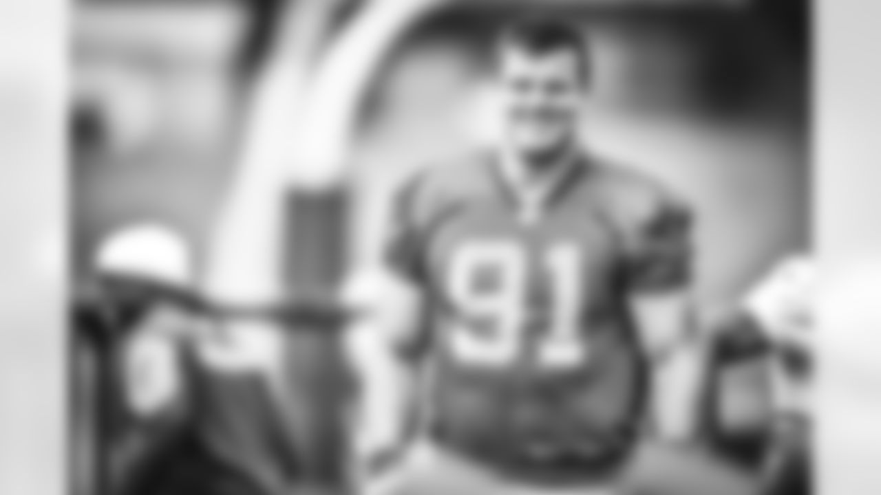 LB Ryan Kerrigan