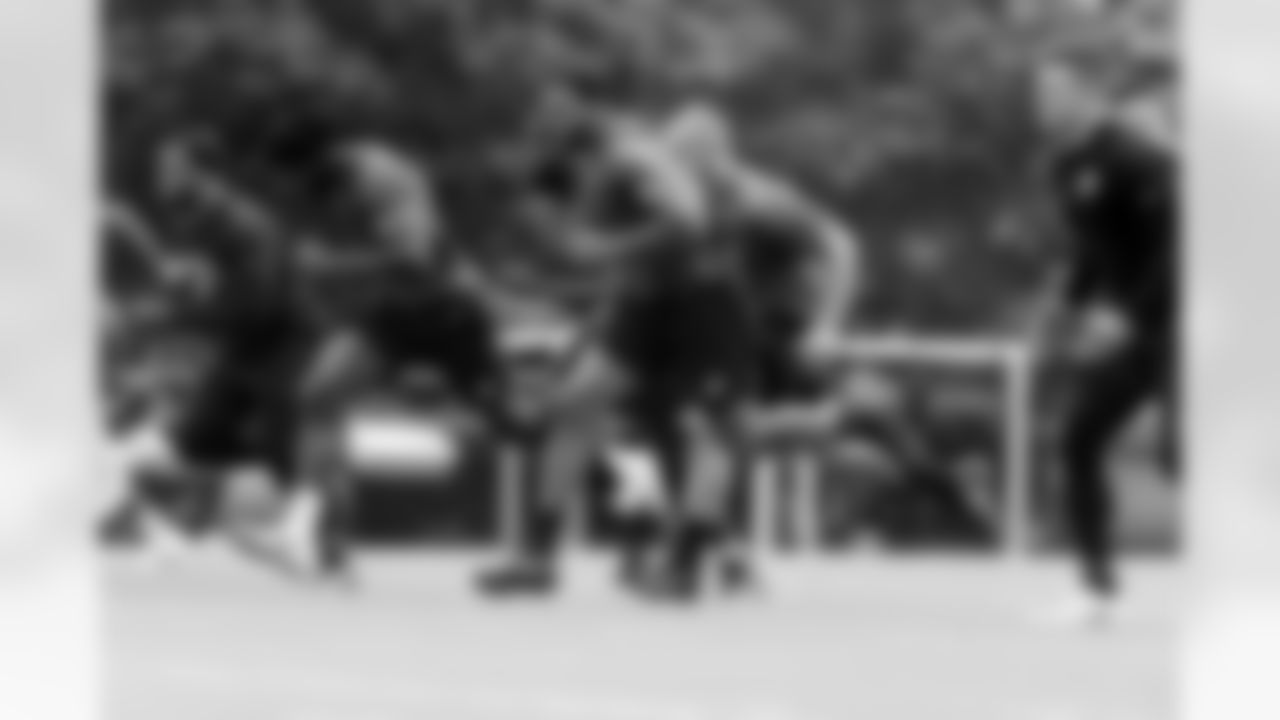 082518-PlayersArrive-051