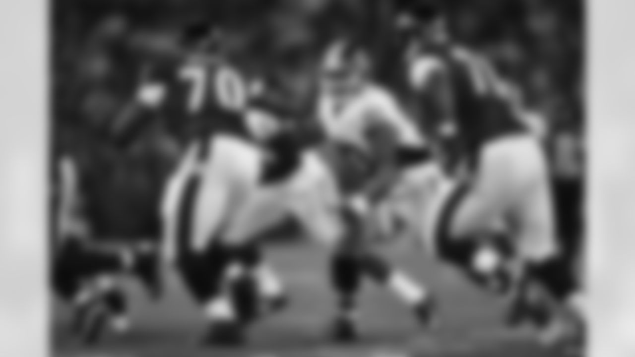 DE Stephen Paea