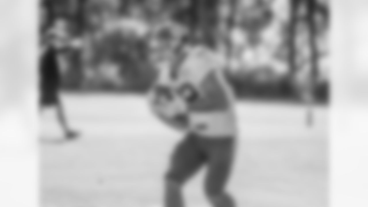 TE Logan Thomas (#82)
Elijah Walter Griffin Sr./ Washington Football Team