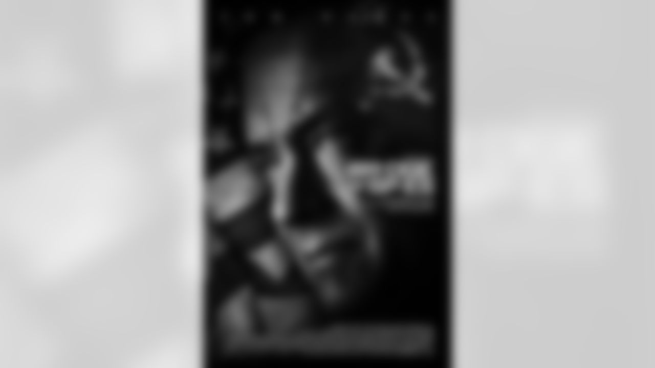 During the Cold War, an American lawyer is recruited to defend an arrested Soviet spy in court, and then help the CIA facilitate an exchange of the spy for the Soviet captured American U2 spy plane pilot, Francis Gary Powers (IMDB).