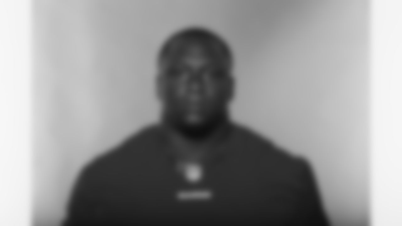 DL Jerrell Powe