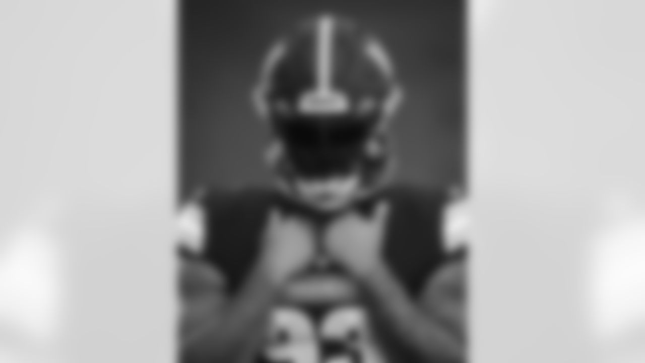 MEDIA DAY34300