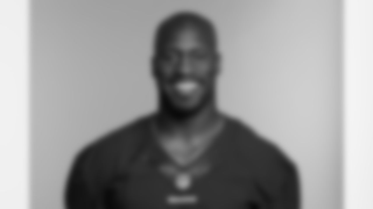 TE Vernon Davis