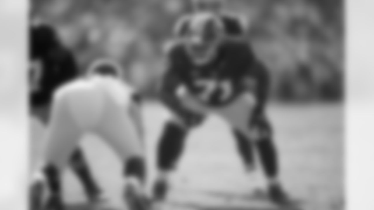 T Trent Williams