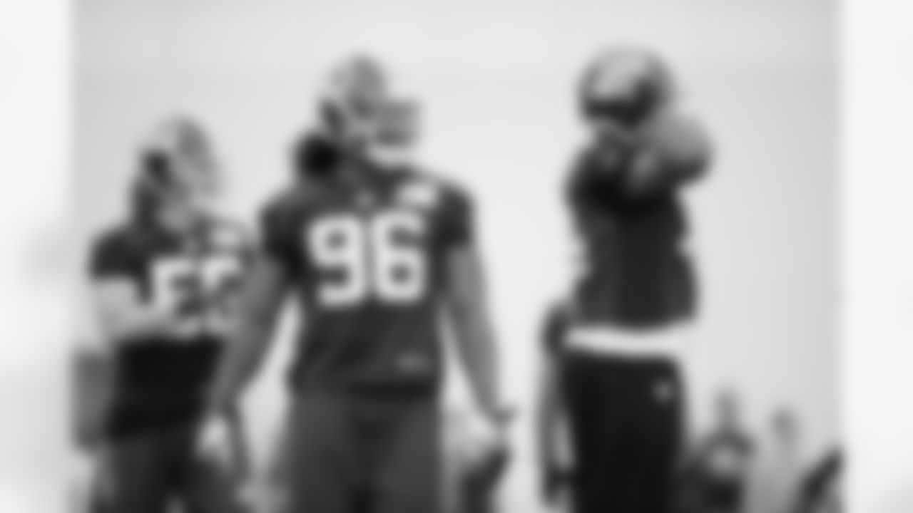 LB Pernell McPhee
