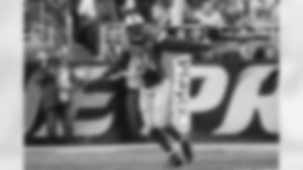 DE Ezekiel Ansah