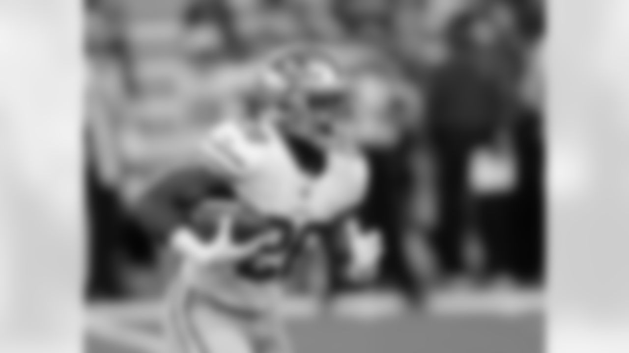 RB Carlos Hyde