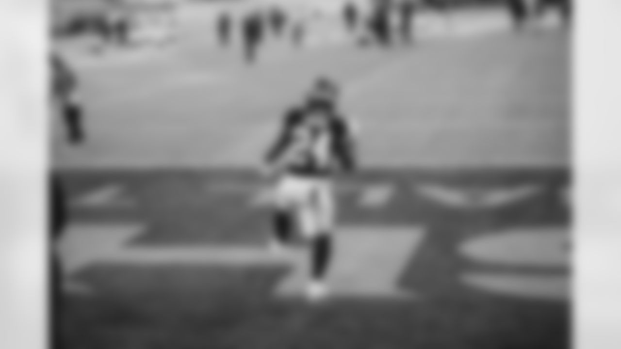 12-20-27_vsPanthers_Pregame-07