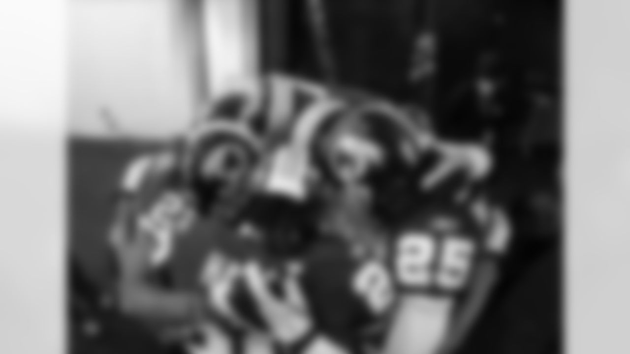 The Redskins defense huddles before the game. (AP Photo)