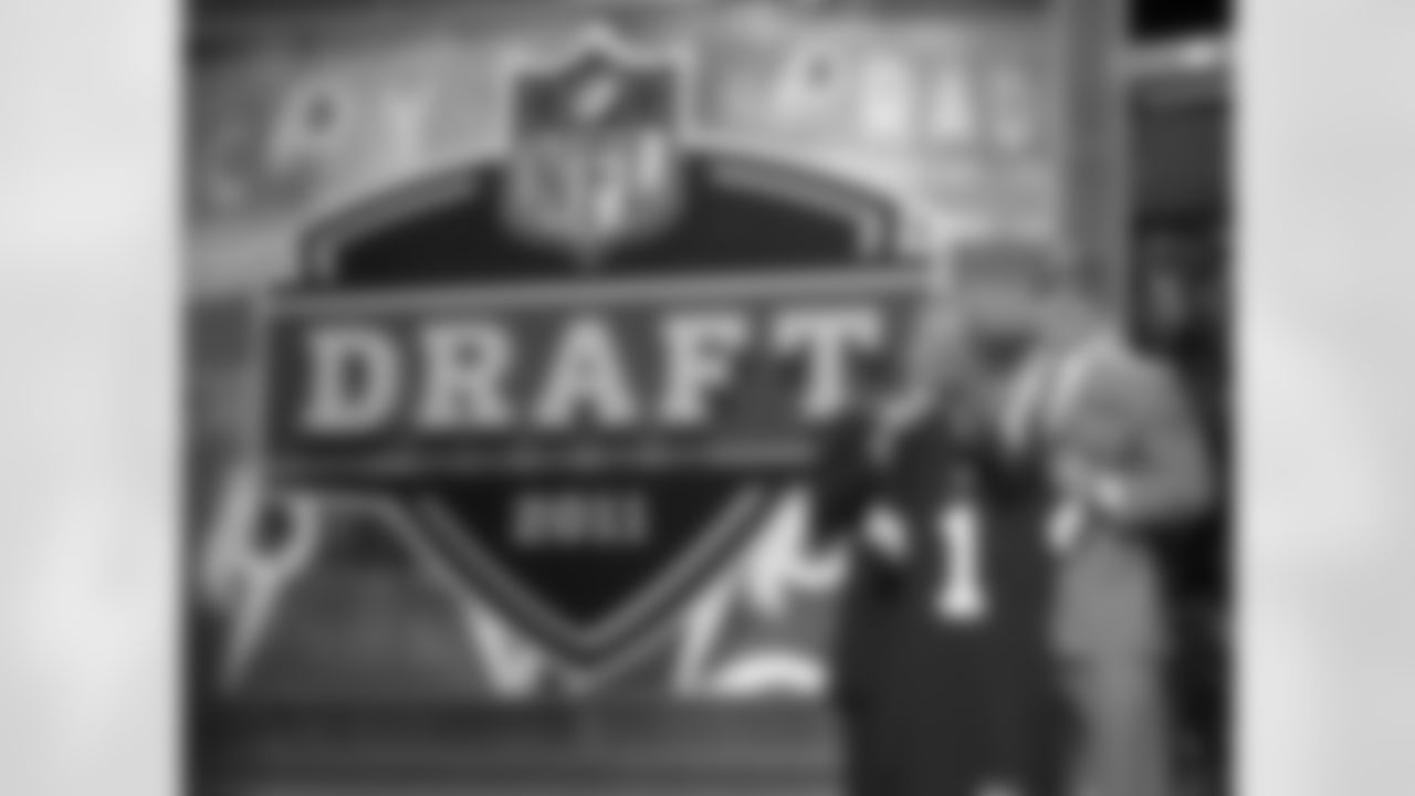 Redskins selected DE Ryan Kerrigan (Purdue) with the 16th pick in the 2011 NFL Draft.
