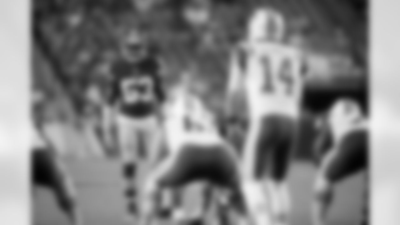 LB Zach Brown