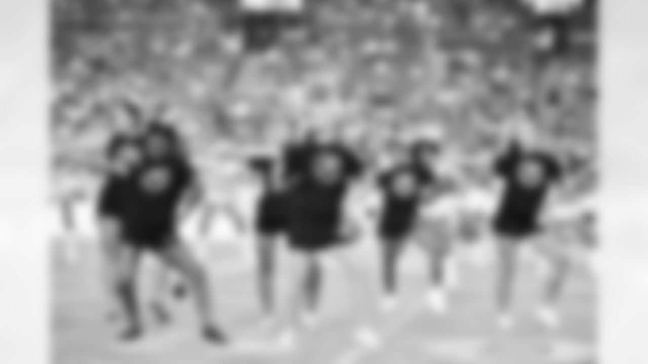 082616_BUFvsWASCheerCamp603