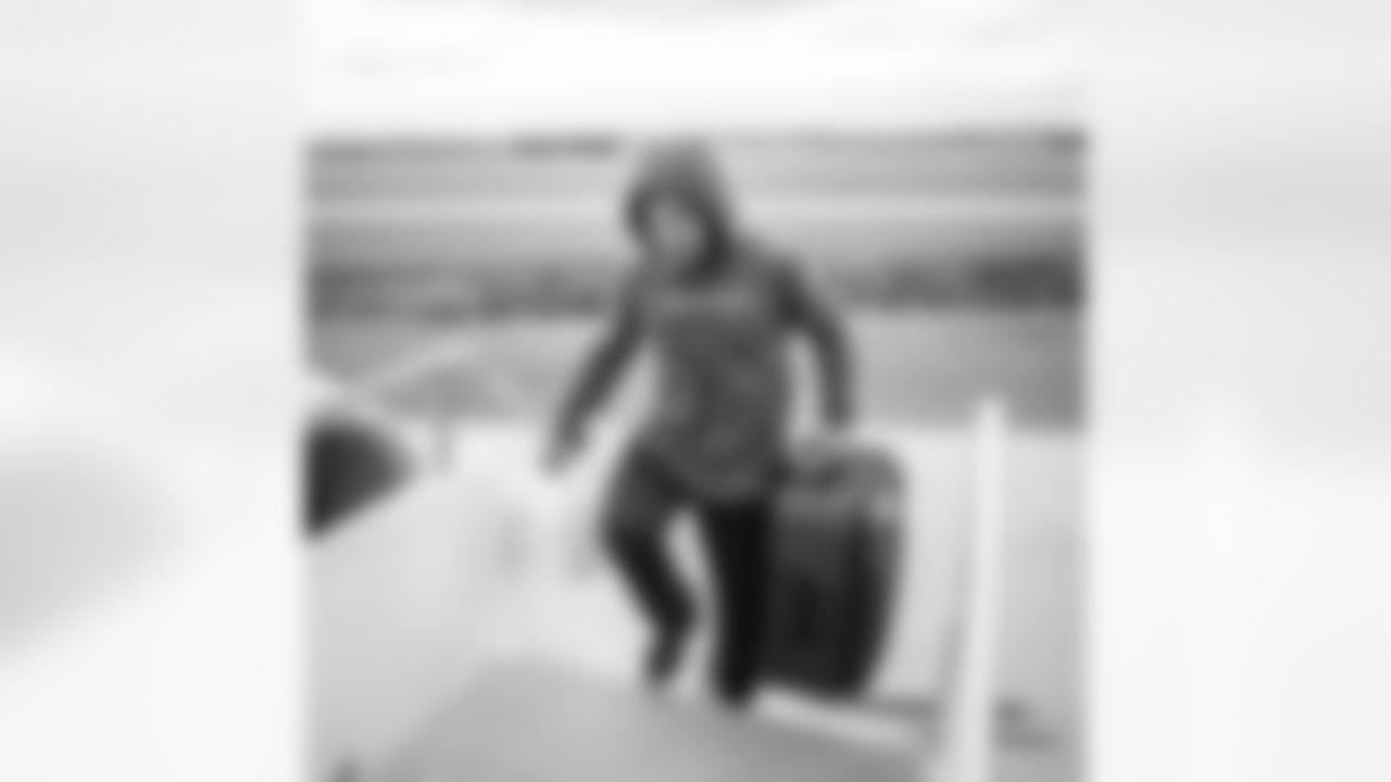 20211030 IAD Arrivals 028