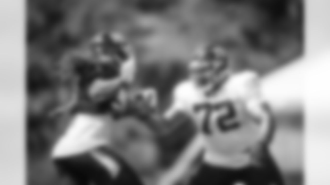 No. 72 Charles Leno Jr.