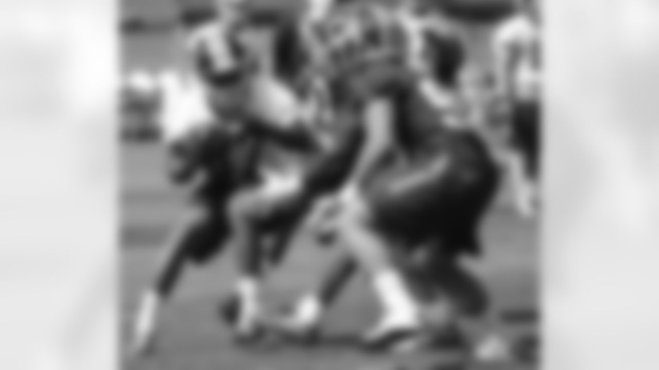 LB Houston Bates (right)