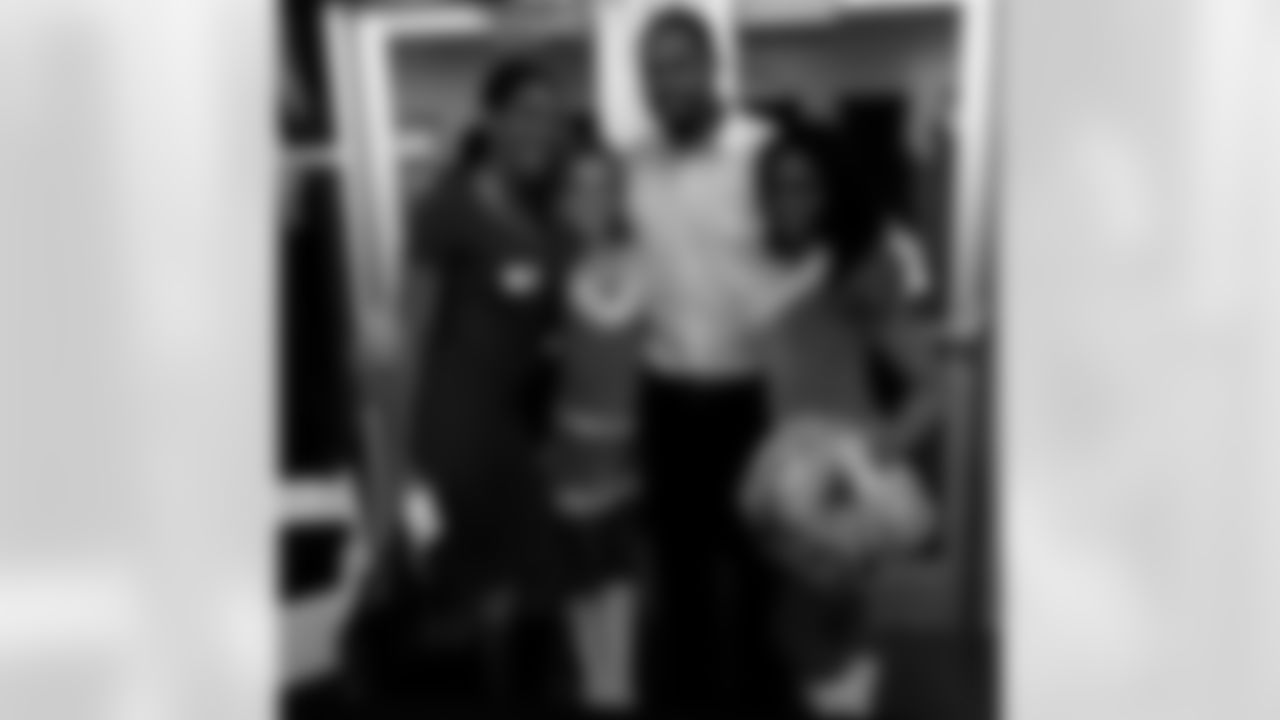 imanheyward #httr #redskins At the holiday party with the ladies