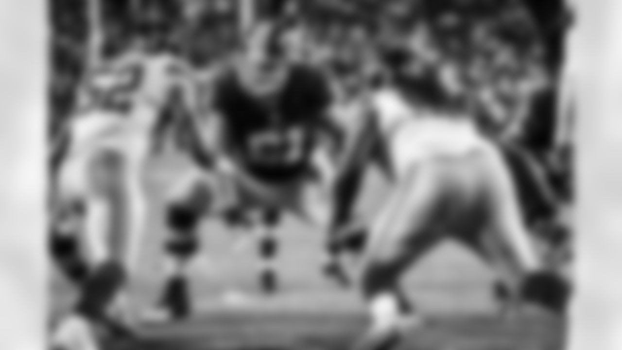 C Spencer Long - 807 Snaps (76 percent)