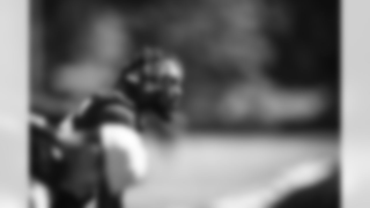 20210930 Week 4 Falcons Practice 043