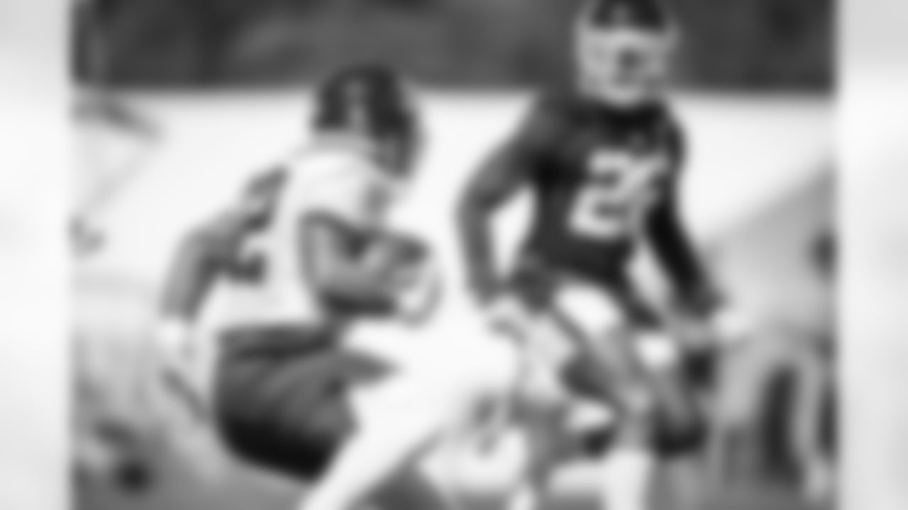 20210930 Week 4 Falcons Practice 066