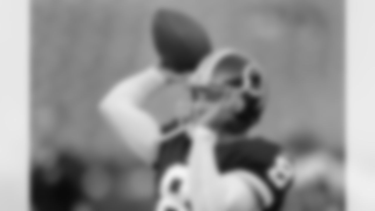 Rex Grossman gets in some throws before preseason game