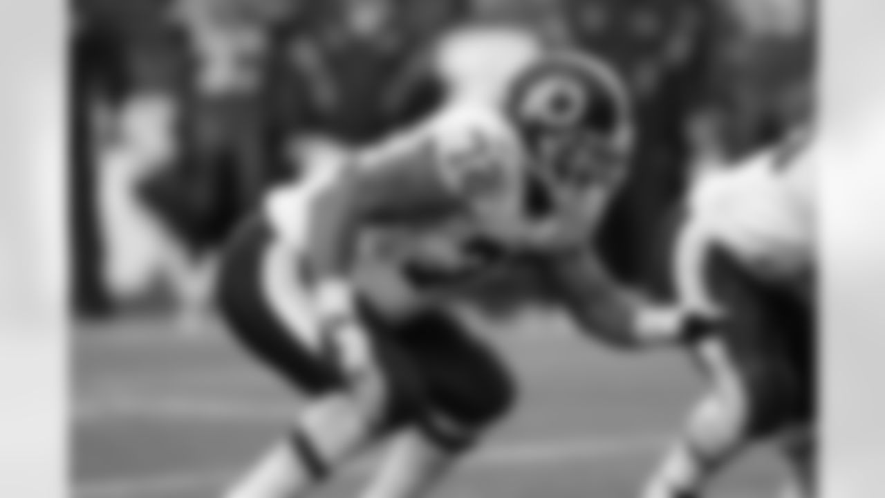 Stephen Bowen looks to get off the line of scrimmage.